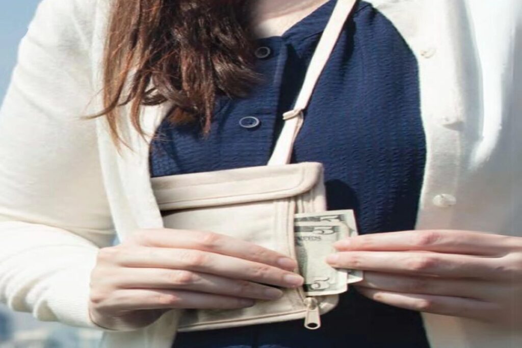 Neck pouches inside your shirt