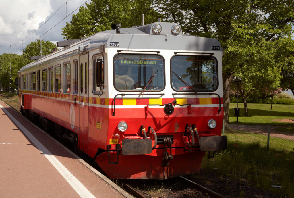 Close-up of the Inlandsbanans railcar number 1269 at station Mora Strand, Sweden